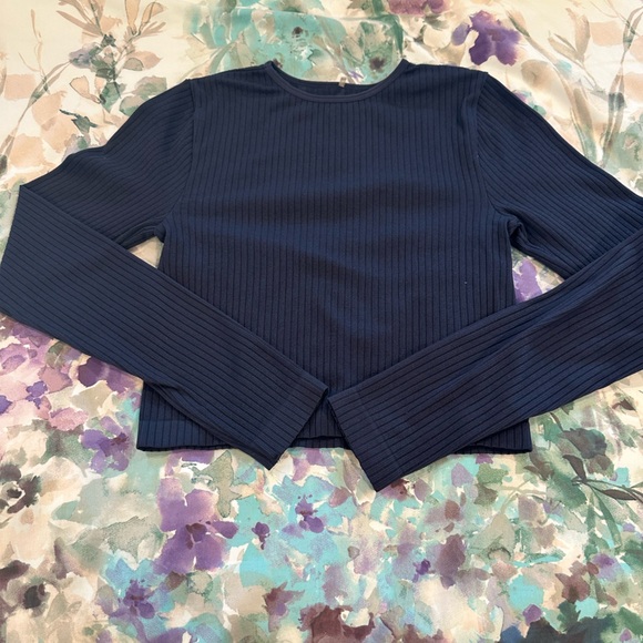 XS Long Sleeve navy and XS long sleeve beige Ribbed top! - Picture 6 of 7